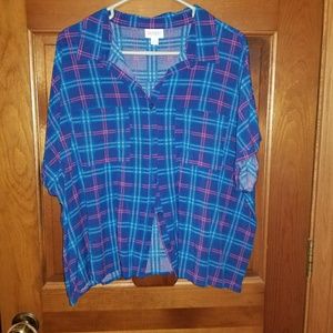NWOT ATTACHED LARGE AMY PLAID LULAROE BUTTONUP